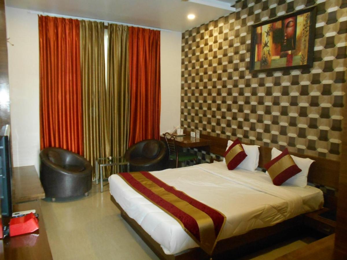 Hotel Shri Khedapati International Dewas Exterior foto