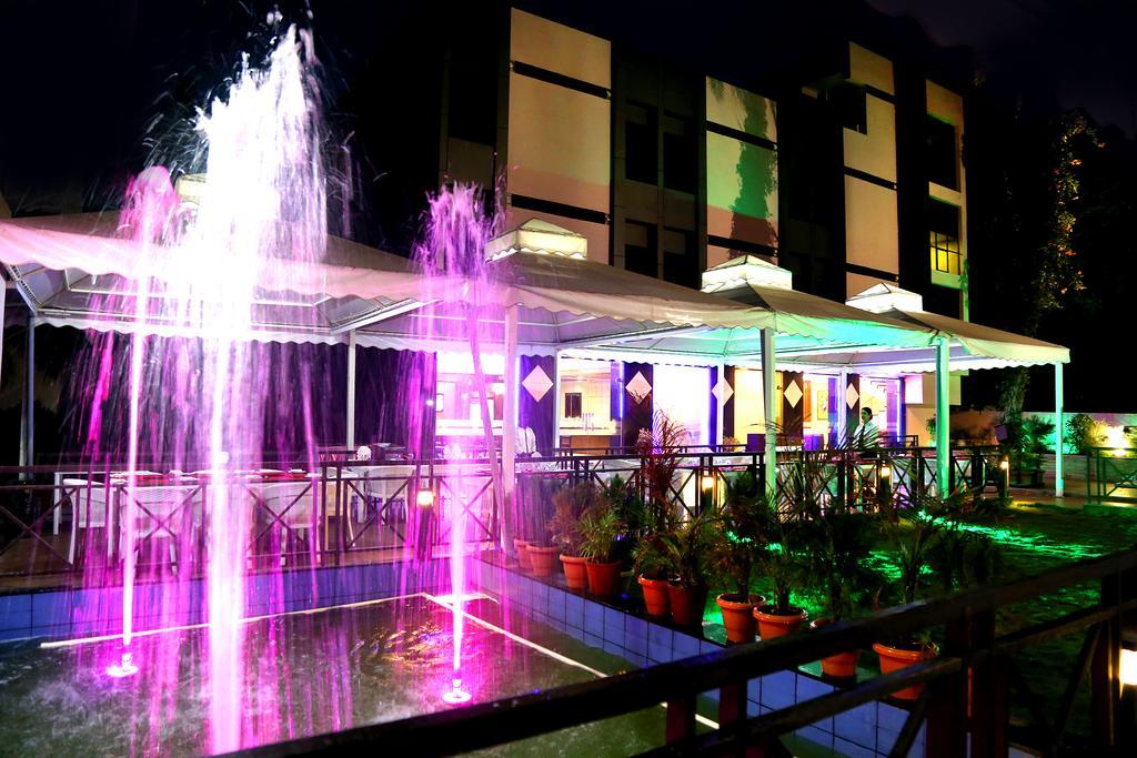 Hotel Shri Khedapati International Dewas Exterior foto