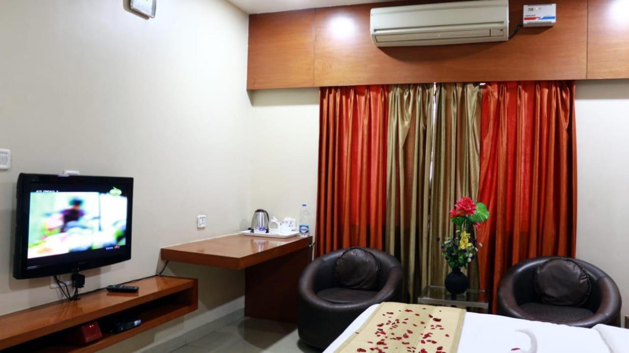 Hotel Shri Khedapati International Dewas Exterior foto